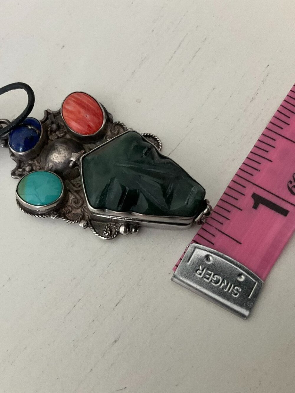 So unique and different, 925 silver carved locket necklac - Picture 10 of 11